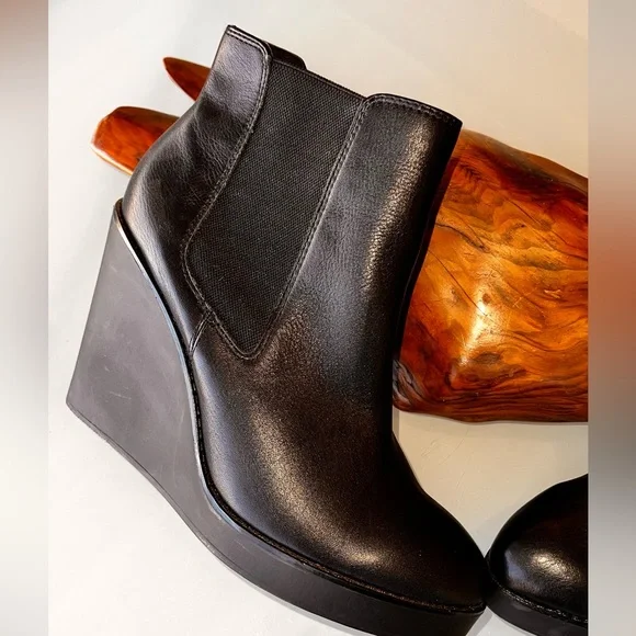 ALDO Black Leather High Wedge Ankle Boots Booties Elastic Slip On Size 9 - Picture 5 of 9